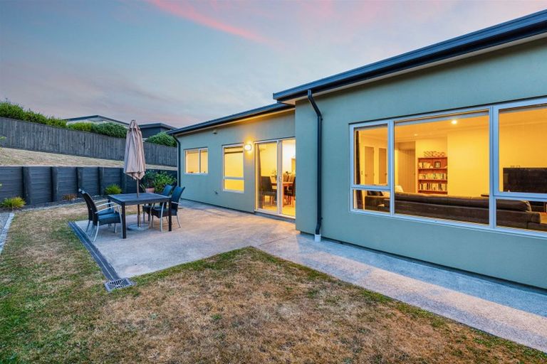 Photo of property in 7 Sumner Terrace, Aotea, Porirua, 5024