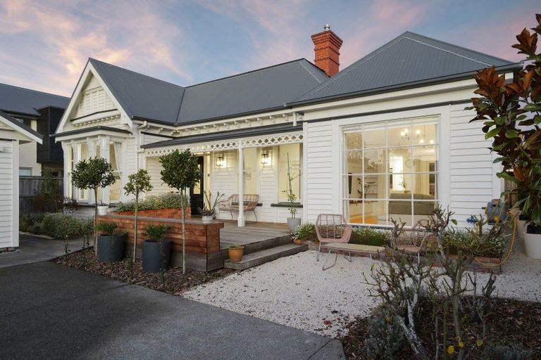 Photo of property in 28 Hawkesbury Avenue, St Albans, Christchurch, 8014