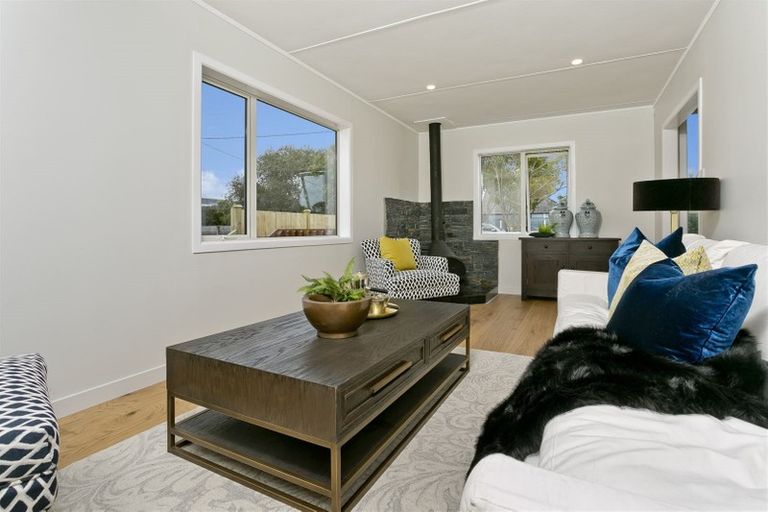 Photo of property in 1/30 Gulf View Road, Murrays Bay, Auckland, 0630