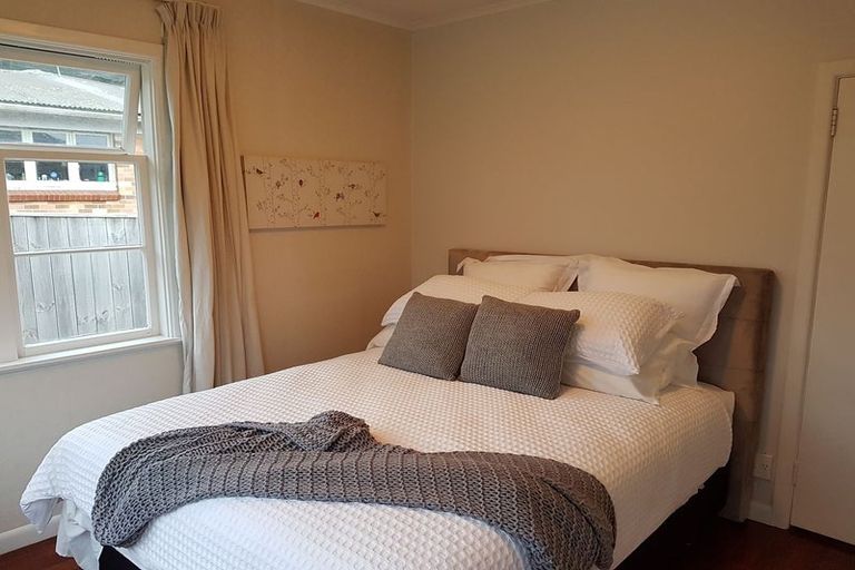 Photo of property in 25 Mountain Road, Mount Wellington, Auckland, 1072