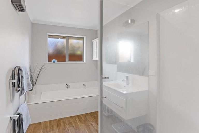 Photo of property in 44 Huntingdon Drive, Rangiora, 7400