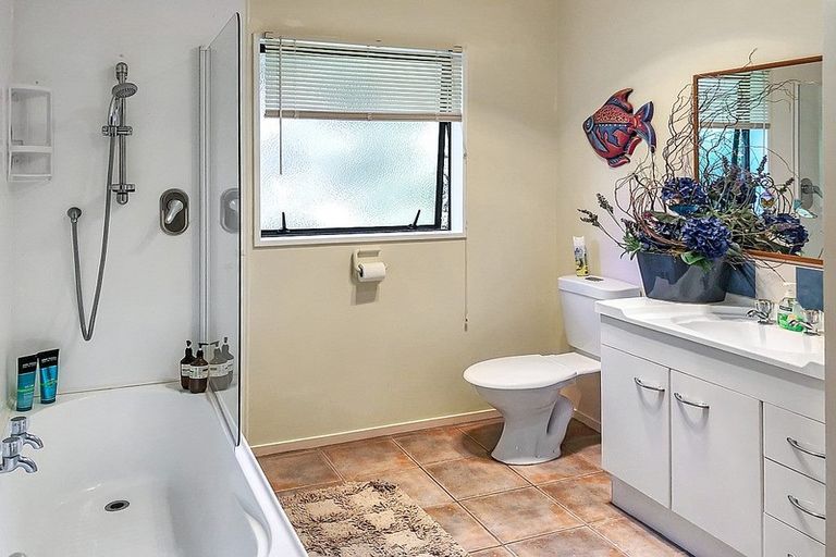 Photo of property in 125b Waimate North Road, Kerikeri, 0293