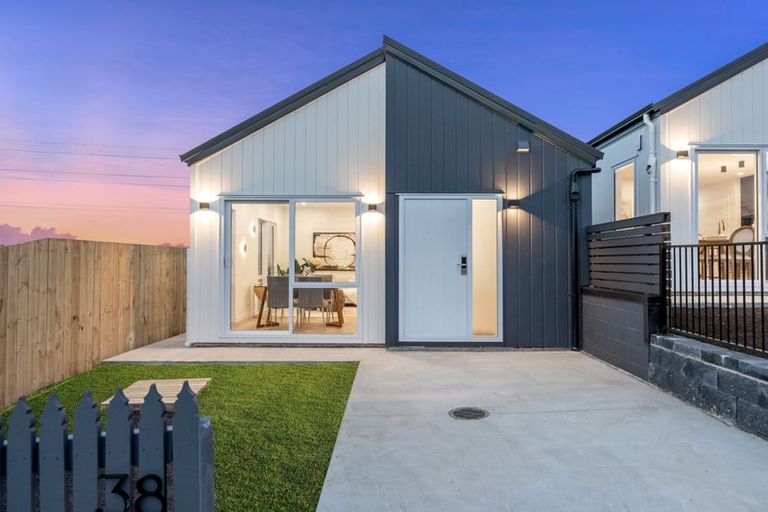 Photo of property in 38 Horokaka Street, Massey, Auckland, 0614