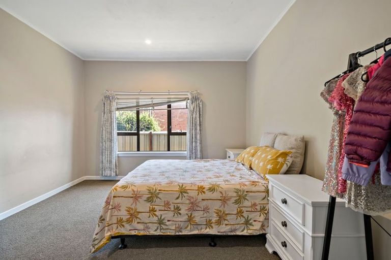 Photo of property in 25 Fairview Road, Papatoetoe, Auckland, 2025
