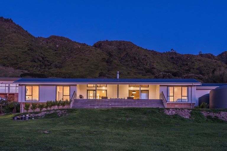 Photo of property in 214b Huia Street, Waikanae, 5391