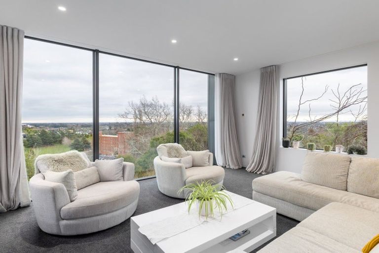 Photo of property in 26 Hackthorne Road, Cashmere, Christchurch, 8022