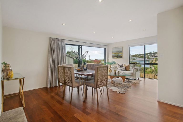 Photo of property in 4a Korotaha Terrace, Rothesay Bay, Auckland, 0630