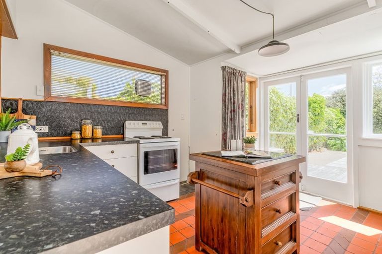 Photo of property in 37 Aylmer Street, Somerfield, Christchurch, 8024