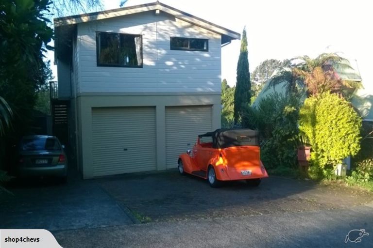 Photo of property in 13 Lindaver Grove, Merrilands, New Plymouth, 4312