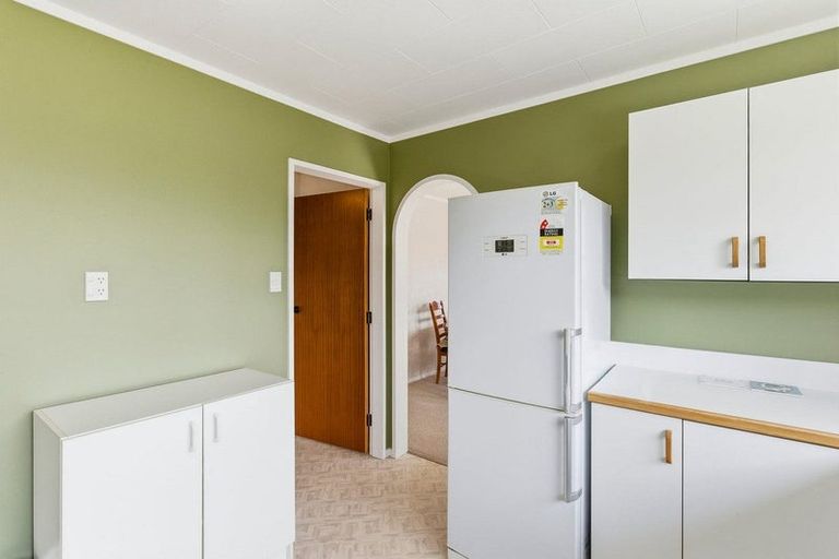 Photo of property in 48a Rewarewa Crescent, Waikanae, 5036