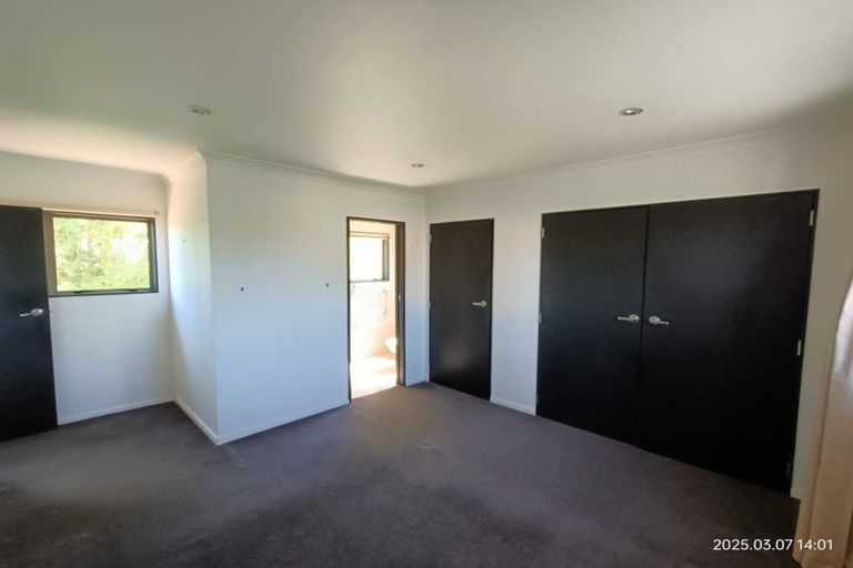 Photo of property in 2/274 Glamorgan Drive, Northcross, Auckland, 0630