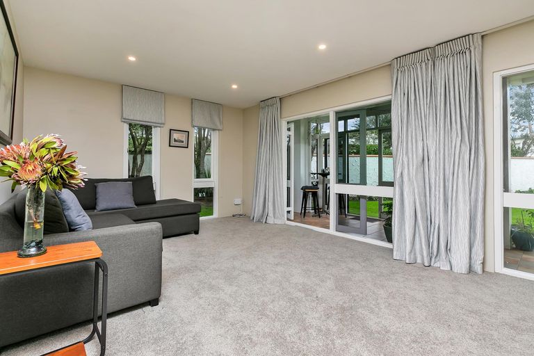 Photo of property in 24/34 Waiwera Place, Waiwera, Orewa, 0994