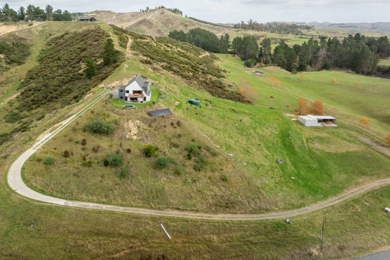 Photo of property in 21 Rochfort Road, Kahuranaki, Havelock North, 4295