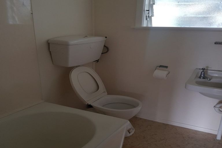 Photo of property in 6 View Road, Papakura, 2110