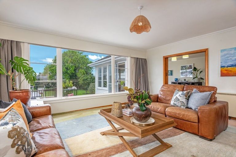 Photo of property in 35 Lincoln Terrace, Hokowhitu, Palmerston North, 4410