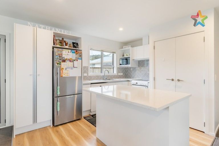 Photo of property in 25a Wainuiomata Road, Wainuiomata, Lower Hutt, 5014