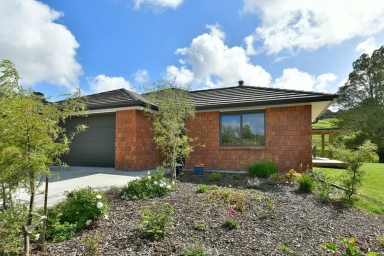 Photo of property in 65c Manuka Grove, Helensville, 0875
