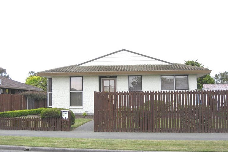 Photo of property in 1/20 Radiata Avenue, Parklands, Christchurch, 8083