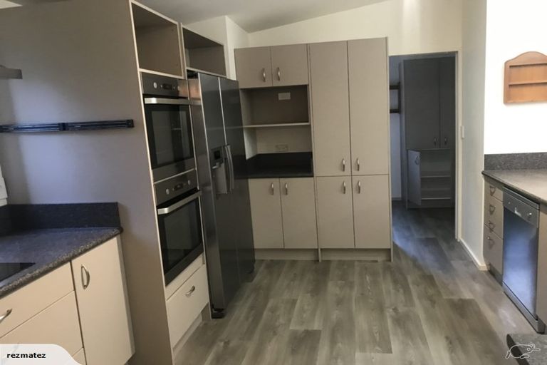 Photo of property in 4 Panorama Drive, Paraparaumu, 5032