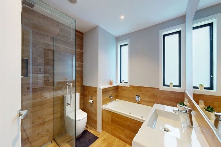 Photo of property in 221c Karori Road, Karori, Wellington, 6012