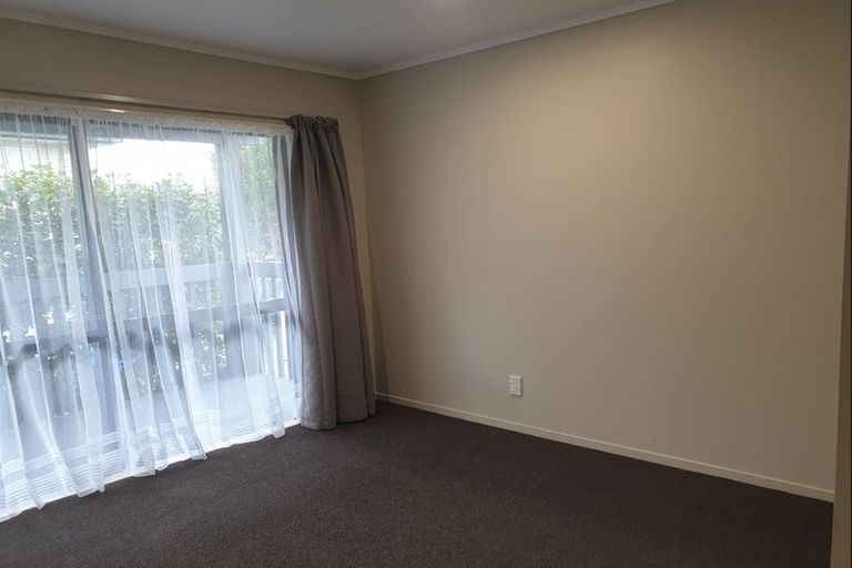 Photo of property in 51 Chatsworth Crescent, Pakuranga Heights, Auckland, 2010