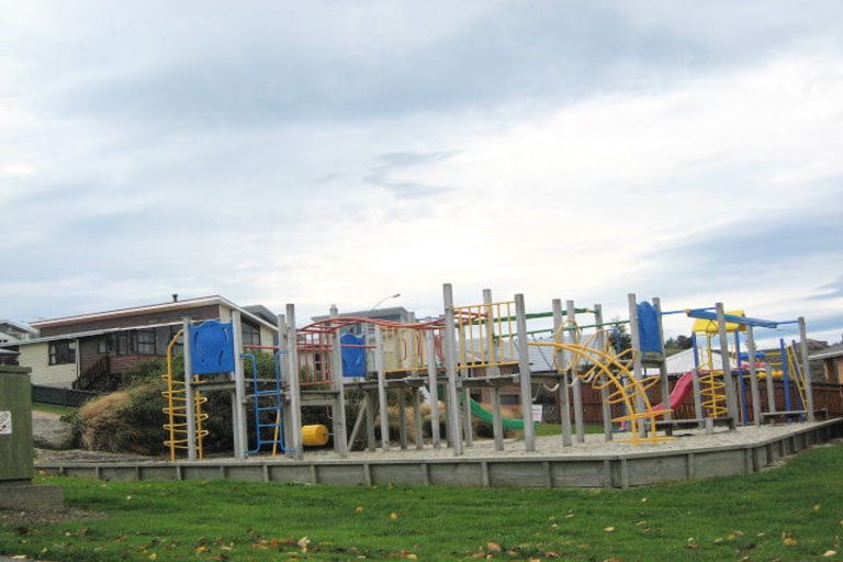 Photo of property in 12 Mcneil Street, Balclutha, 9230