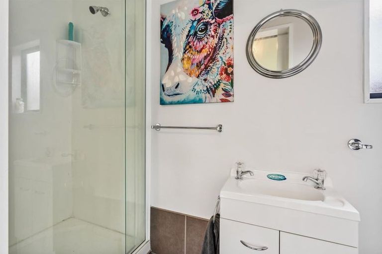 Photo of property in 61 Arimu Road, Papakura, 2110