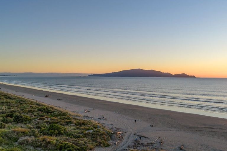 Photo of property in 276 Peka Peka Road, Peka Peka, Waikanae, 5391