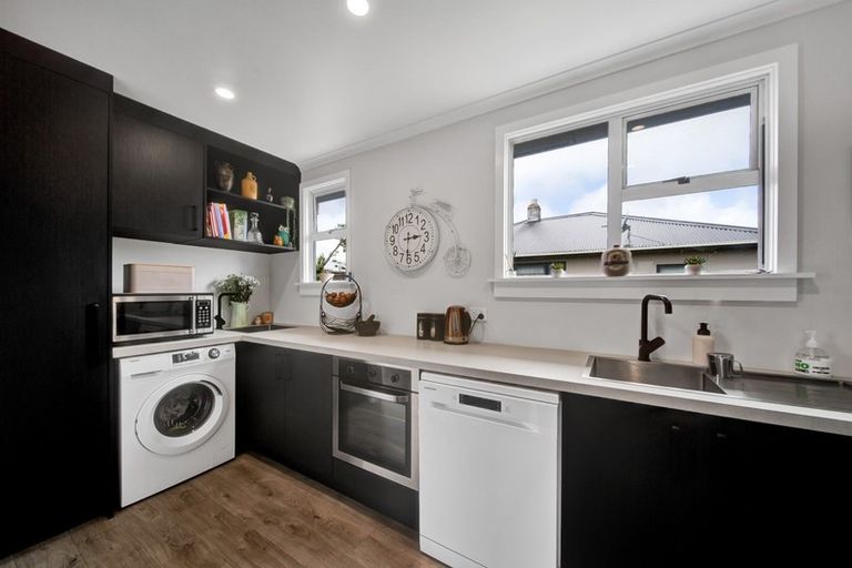 Photo of property in 12 Walsh Road, Westown, New Plymouth, 4310