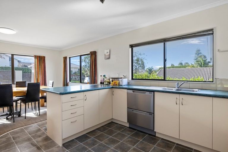 Photo of property in 52 Inverness Drive, Pyes Pa, Tauranga, 3112
