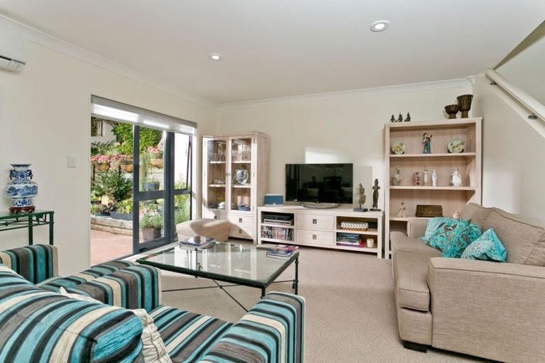 Photo of property in 7/14 Ponderosa Drive, Oteha, Auckland, 0632