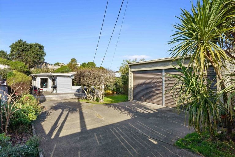 Photo of property in 108 Alexander Road, Raumati Beach, Paraparaumu, 5032