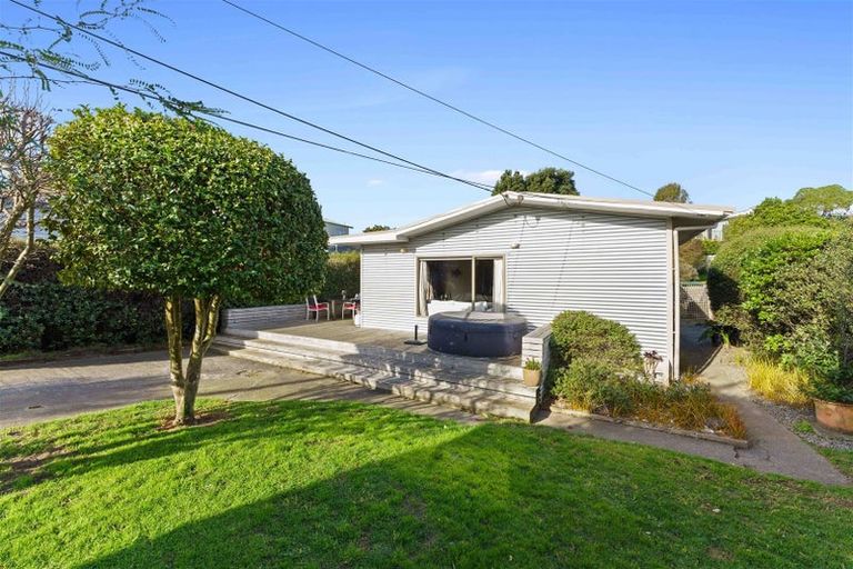 Photo of property in 108 Alexander Road, Raumati Beach, Paraparaumu, 5032