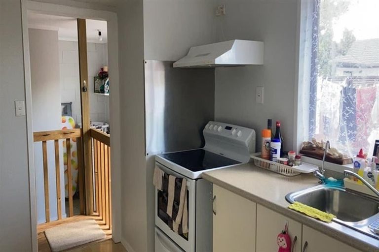 Photo of property in 5a Nimrod Place, Half Moon Bay, Auckland, 2012