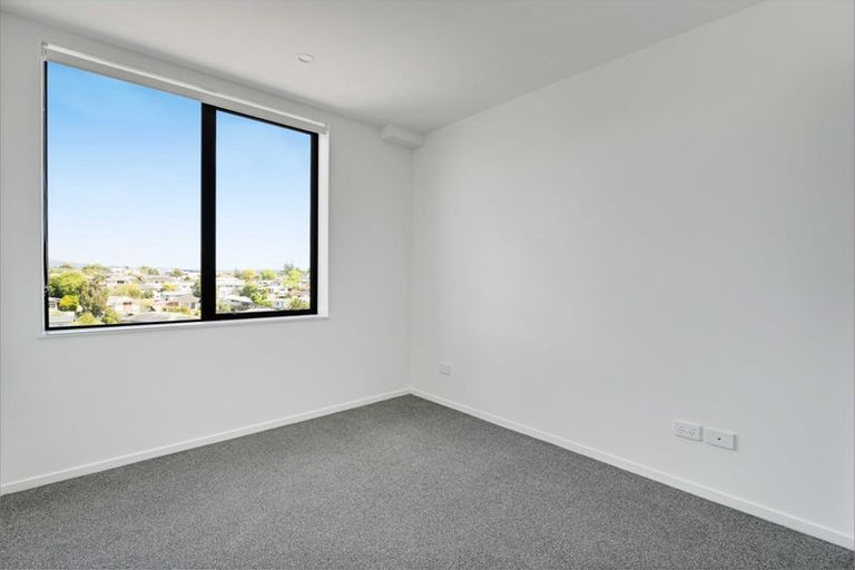 Photo of property in 101/3 Rauemi Way, Te Atatu South, Auckland, 0610