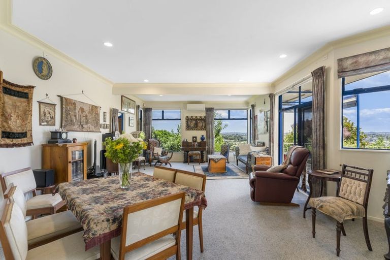 Photo of property in 40 Mccahill Views, Botany Downs, Auckland, 2010