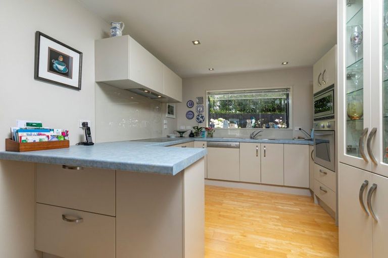 Photo of property in 49a Roland Road, Greenhithe, Auckland, 0632