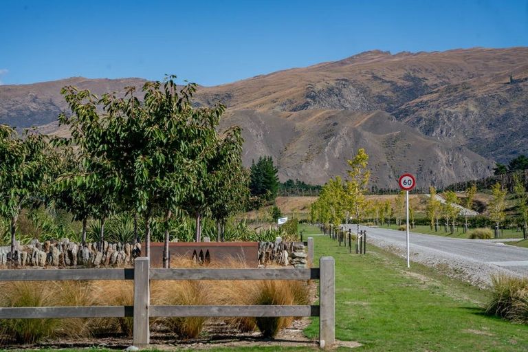 Photo of property in 13 Stone Drive, Cromwell, 9384