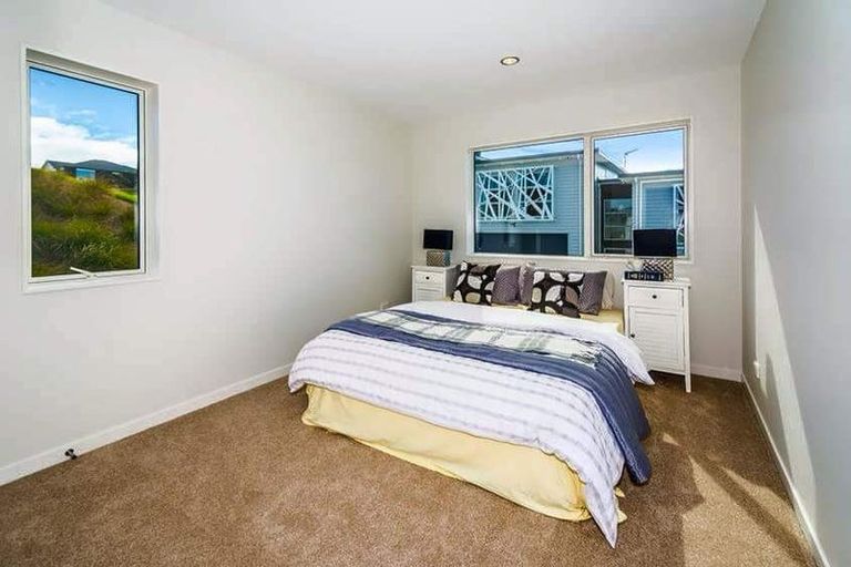 Photo of property in 15 Westerley Place, Long Bay, Auckland, 0630