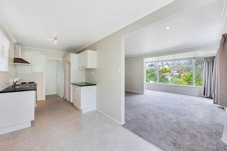 Photo of property in 13a Ribblesdale Road, Henderson, Auckland, 0612