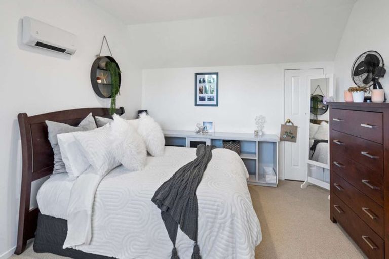 Photo of property in 1 Stonebridge Park Drive, Holdens Bay, Rotorua, 3010