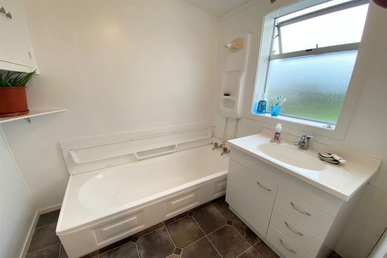 Photo of property in 5 Lowestoft Street, Balclutha, 9230