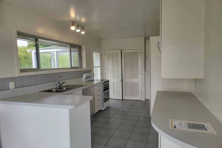 Photo of property in 832 East Coast Road, Oteha, Auckland, 0630