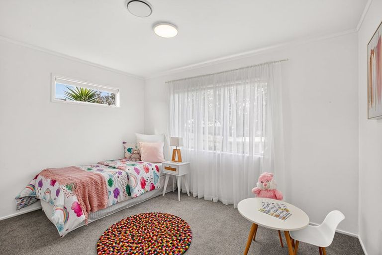 Photo of property in 15 Oleander Place, Bell Block, New Plymouth, 4312