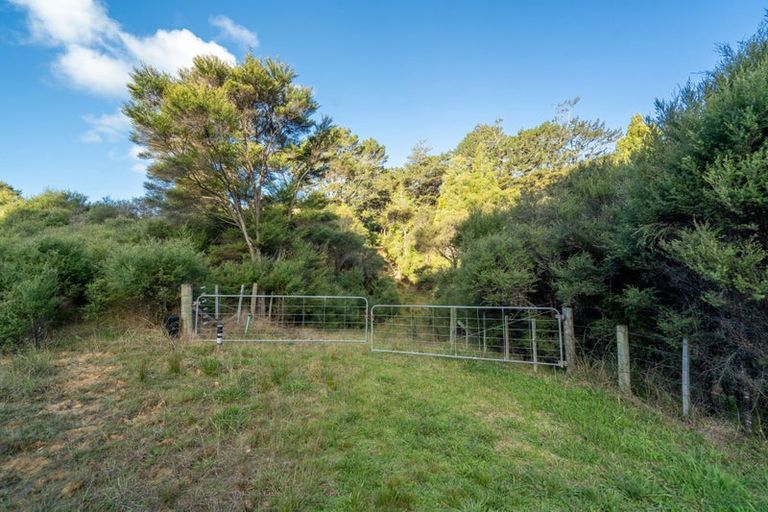 Photo of property in 244b Blackbridge Road, Dairy Flat, 0794