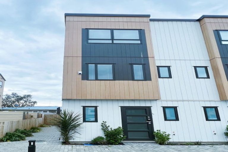 Photo of property in 8/8 Arney Road, Ranui, Auckland, 0612