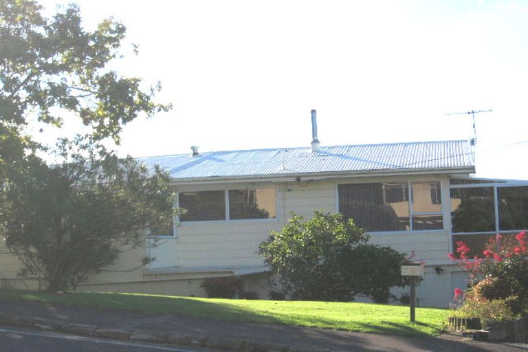 Photo of property in 1/79 Knights Road, Rothesay Bay, Auckland, 0630