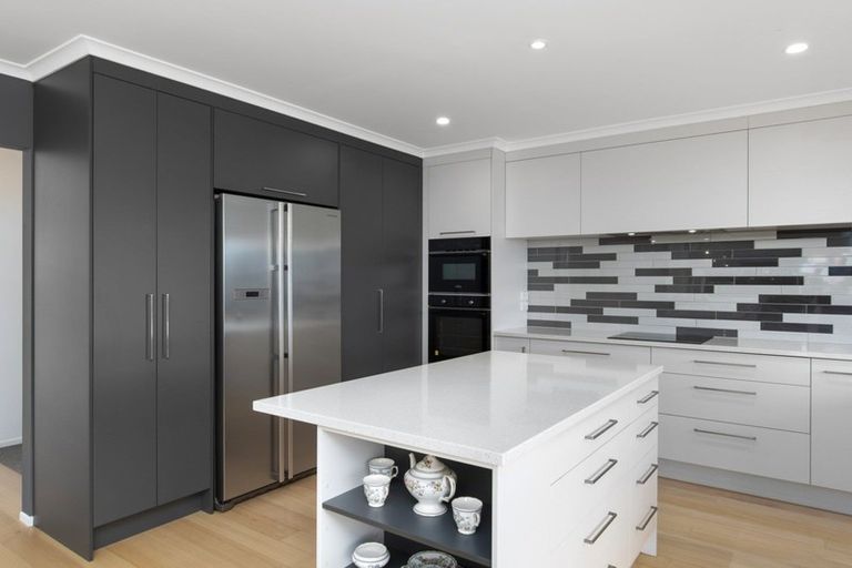 Photo of property in 106 Hamurana Road, Omokoroa, 3114