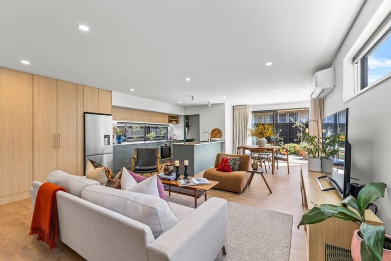 Photo of property in 2/104 Burke Street, Sydenham, Christchurch, 8023