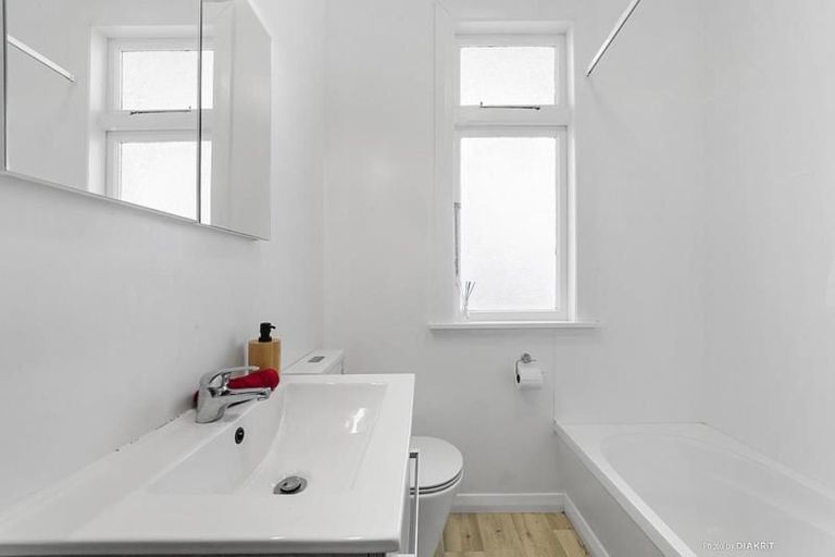 Photo of property in 284 Karori Road, Karori, Wellington, 6012